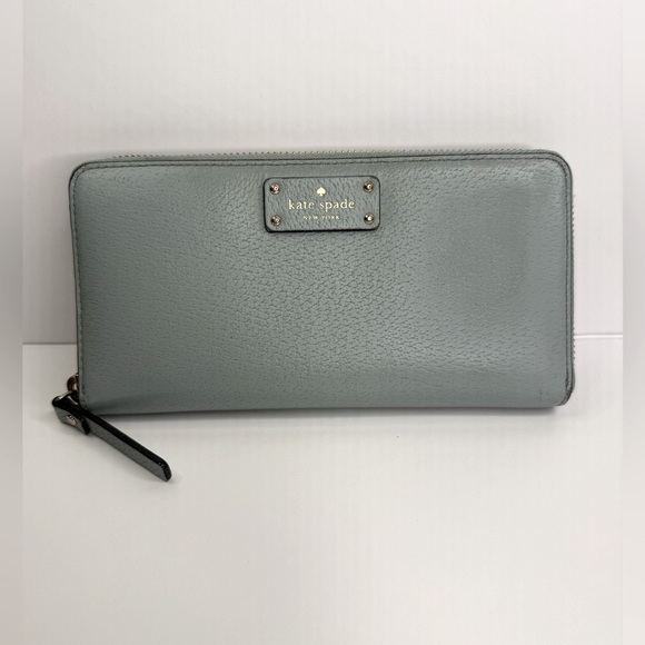 kate spade Handbags - Kate Spade 100% Cow Leather Wallet